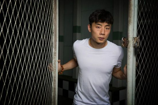 从双方近期的状态对比来看，曼城维持最近8场各项赛事不败的走势；反观热刺在英超联赛中正处于3连败的颓势中。